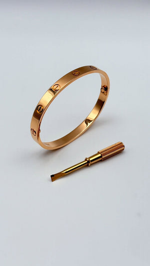 Cartier Love Bracelet –750 / 18K Gold (Size 17)