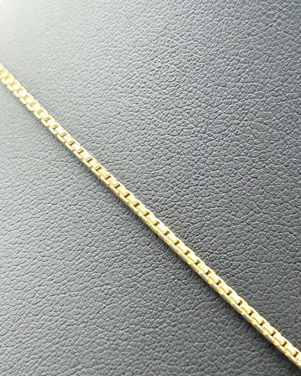 K18 Yellow Gold Marquise & Halo Diamond Pendant Necklace