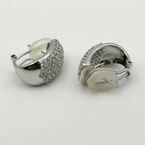 K18 White Gold Diamond Pavé Huggie/Clip Earrings