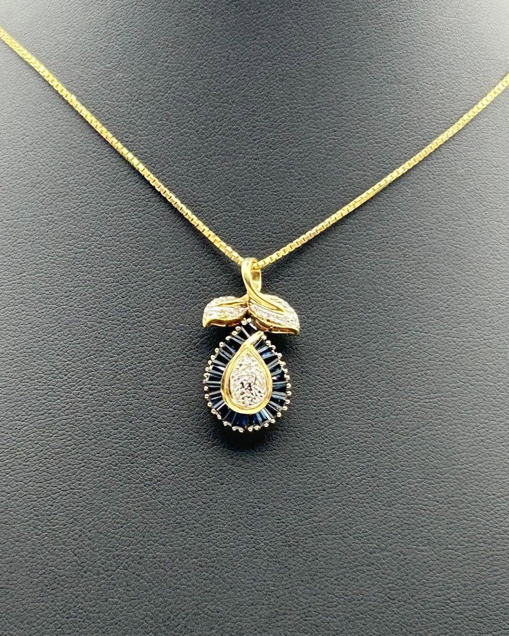K18 Sapphire & Diamond Pendant