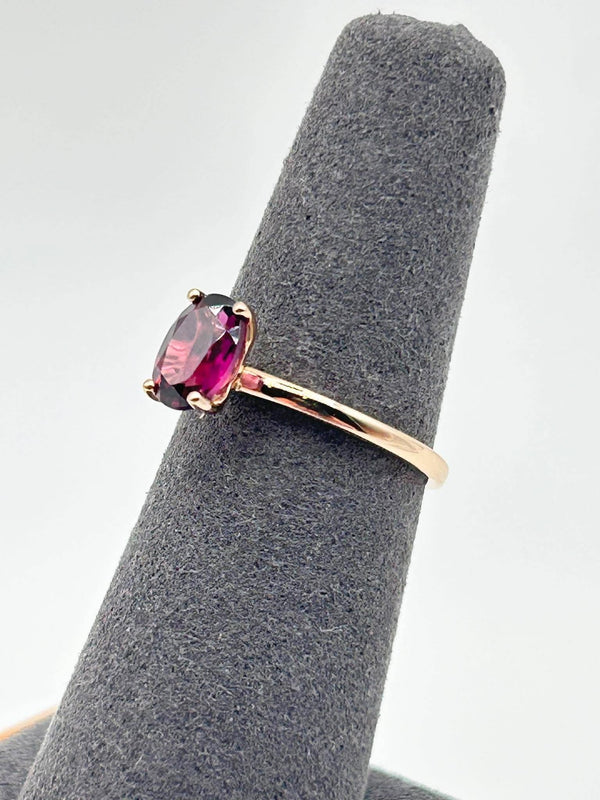 K18 Garnet Solitaire Ring