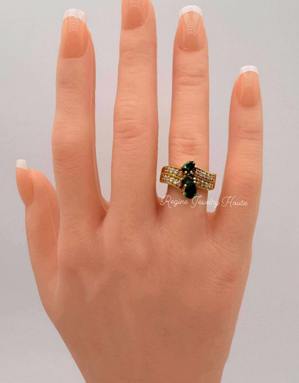 Exquisite K18 Yellow Gold Ring with Green Tourmaline & Diamonds