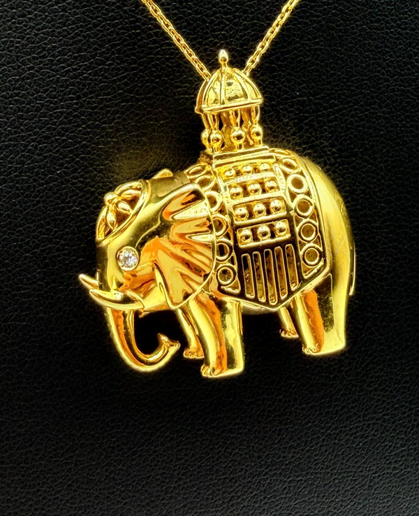 MIKIMOTO Collector's K18 Yellow Gold Ceremonial Elephant Pendant (20.3g)