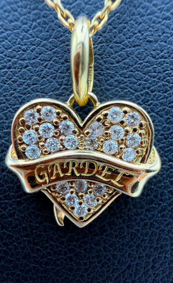 GARDEL K18 Yellow Gold Diamond Pave Heart & Banner Necklace