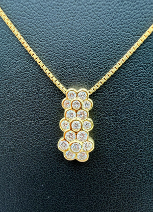 Elegant K18 Yellow Gold 0.70ct Diamond Cluster Pendant Necklace