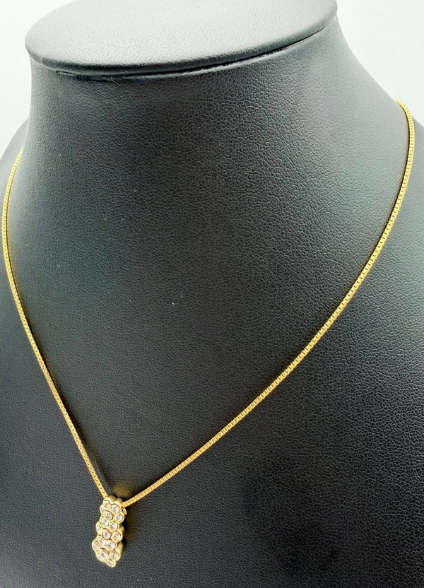 Elegant K18 Yellow Gold 0.70ct Diamond Cluster Pendant Necklace