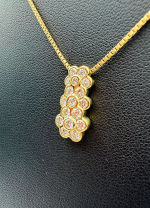 Elegant K18 Yellow Gold 0.70ct Diamond Cluster Pendant Necklace