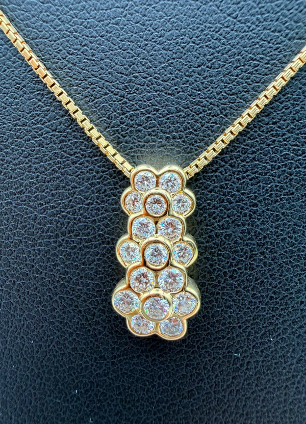 Elegant K18 Yellow Gold 0.70ct Diamond Cluster Pendant Necklace