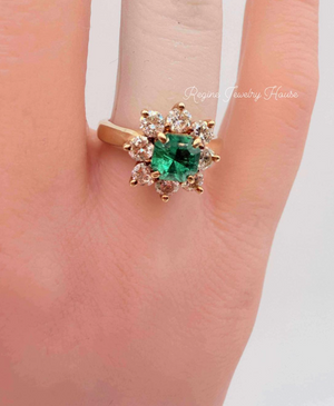 K18 Yellow Gold 0.81ct Emerald & 0.88ct Diamond Halo Cluster Ring 5.6g Size 5.75