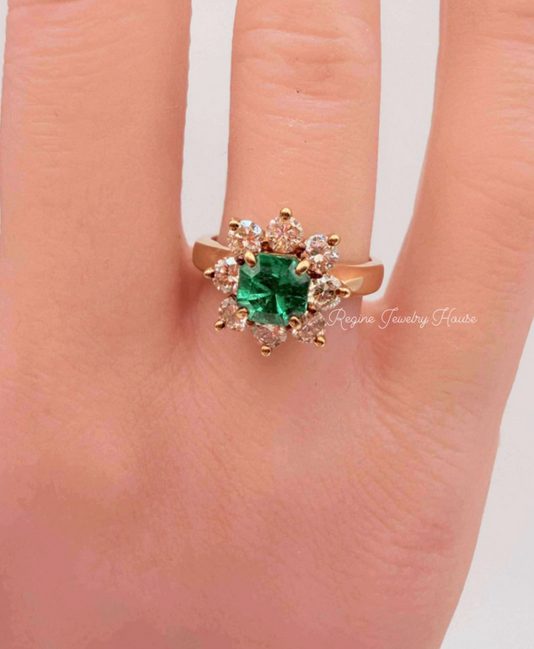 K18 Yellow Gold 0.81ct Emerald & 0.88ct Diamond Halo Cluster Ring 5.6g Size 5.75