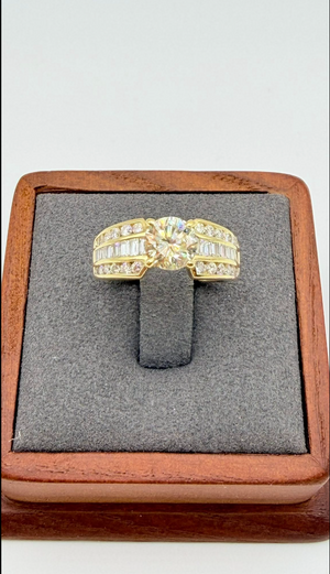 K18 Yellow Gold Diamond Ring with Round Brilliant Center Stone