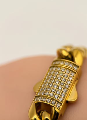 K18 Yellow Gold 59.8g Kihei Bracelet with Pavé Diamond Clasp (18cm)