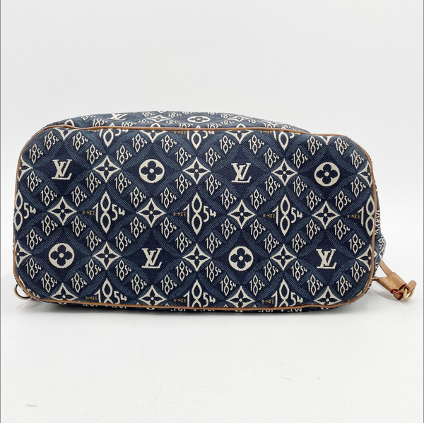 Louis Vuitton Neverfull MM Monogram Jacquard Tote Bag with Pouched (M57484)
