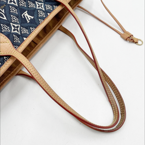 Louis Vuitton Neverfull MM Monogram Jacquard Tote Bag with Pouched (M57484)